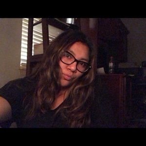 Meet your Posher, Andrea